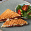 sucuklu-kasarli-tost-hm sucuklu-kasarli-tost-hm